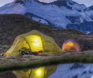 Dormire in campeggio riabitua i ritmi naturali del sonno