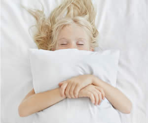 8 tips to fall asleep happy