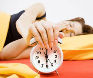 Malo spanja vodi k prekomerni telesni teži